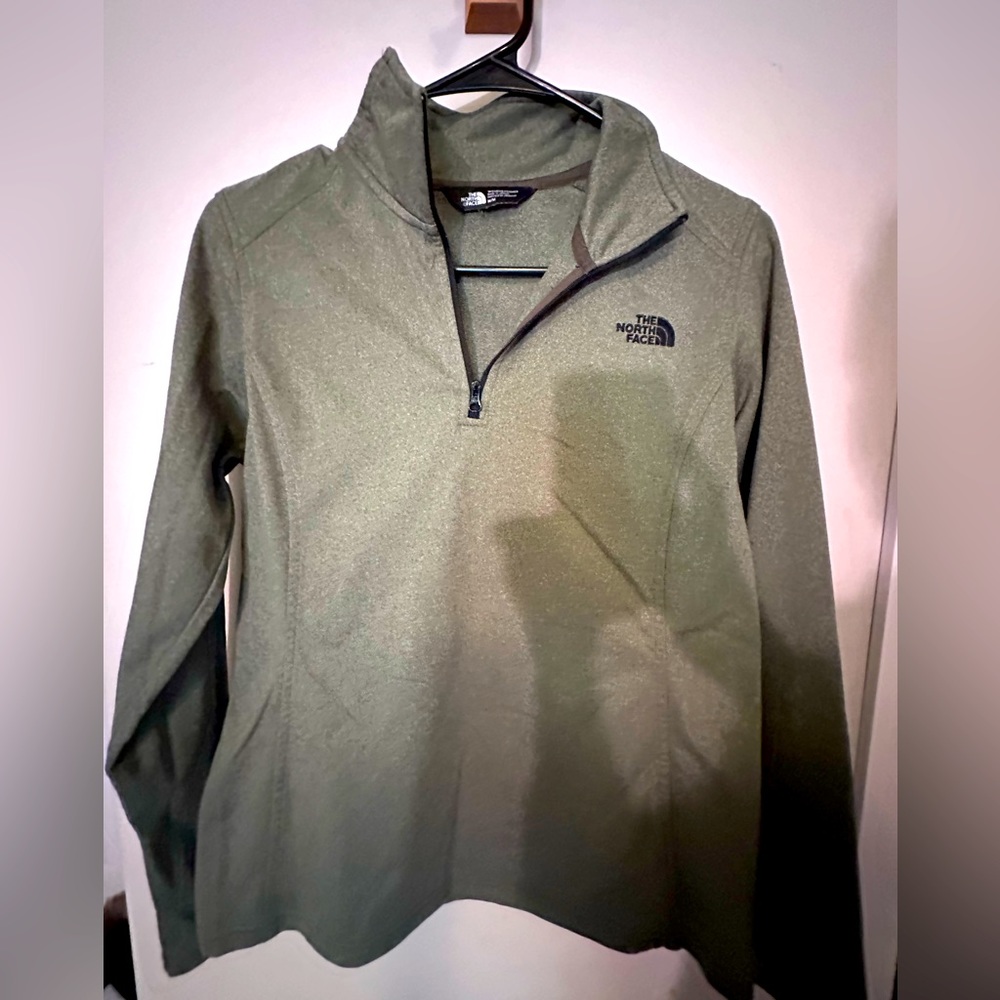 Women's Northface pullover